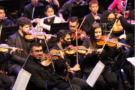 Orquestra Sinfônica Heliópolis recebe maestro Guilherme Mannis em repertório romântico no Masp 