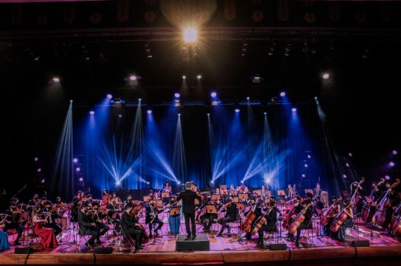 Orquestra Sinfônica Heliópolis interpreta repertório dedicado a trilhas de cinema no Sesc Guarulhos